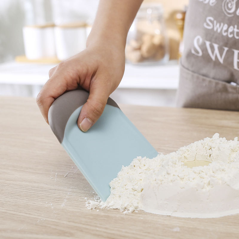 العجين مكشطة السلطانية مكشطة ا - مراجعة Bench Scraper Dough وسعره