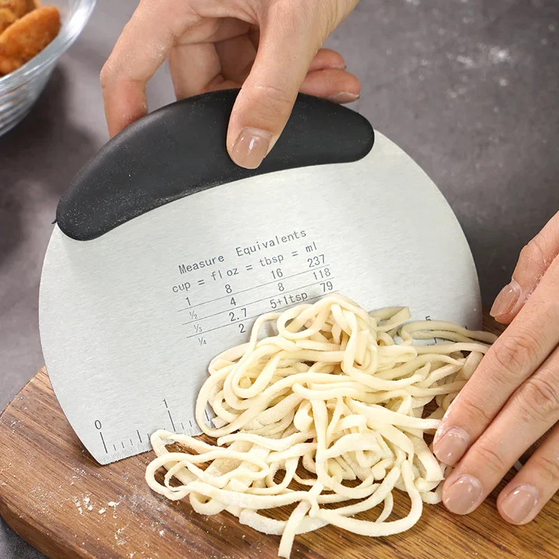مكشطة عجين الخبز والبيتزا، قاط - مراجعة Bench Scraper Dough وسعره