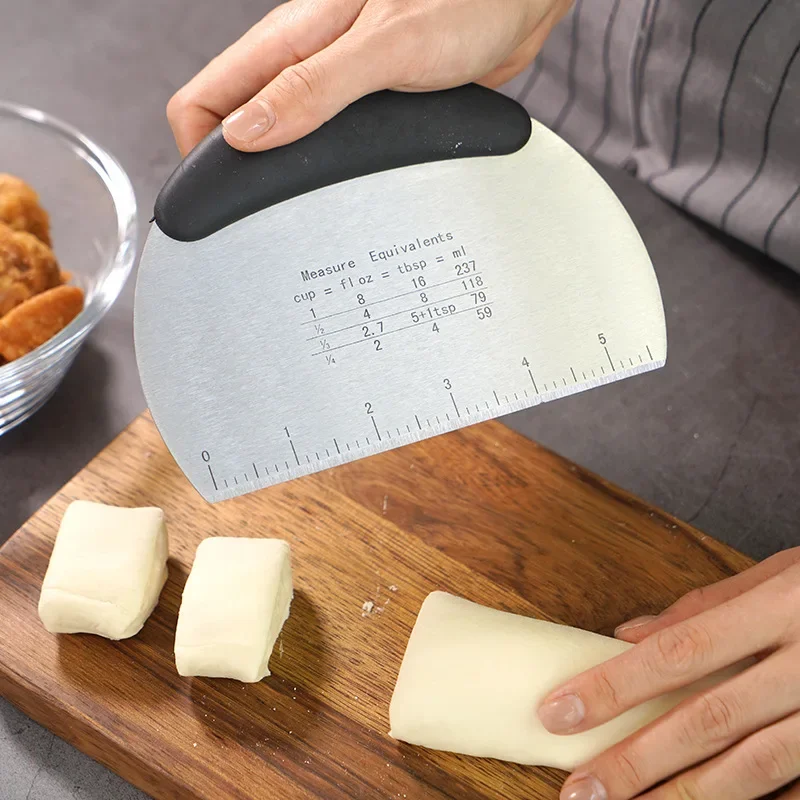 مكشطة عجين الخبز والبيتزا، قاط - مراجعة Bench Scraper Dough وسعره
