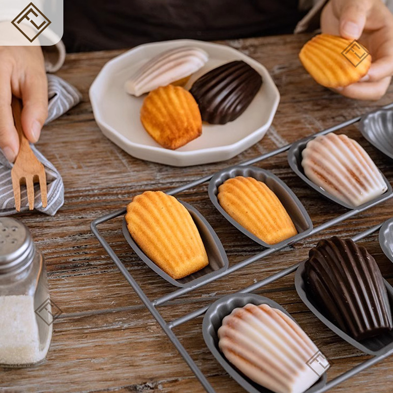 قالب كيك مادلين معدني بـ 8 تجا - مراجعة Kitchen Oven Baking Pans وسعره