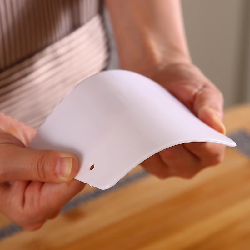 ملعقة كريم منحنية للمعجنات ، ج - مراجعة Bench Scraper Dough وسعره